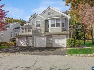 1472 Cornwall Rd, Mahwah, NJ 07430