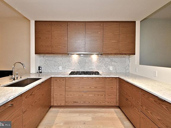 5th image of 107 S Van Pelt St #348