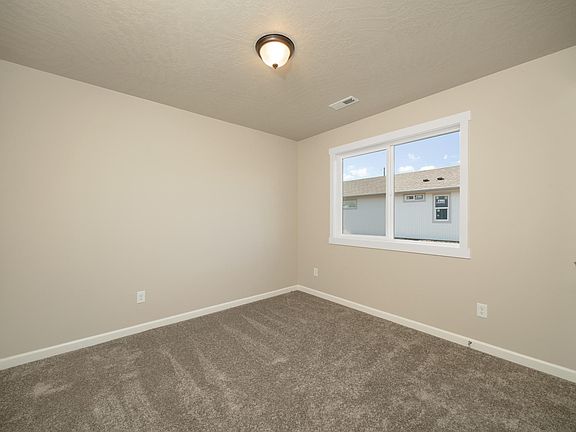5th image of 17012 E Knox Ln