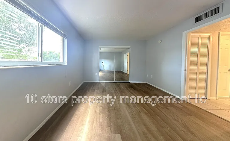 4725 39th Ave N #104 — Photo 14