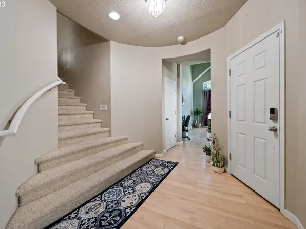 5653 SW Lee St, Tualatin, OR 97062