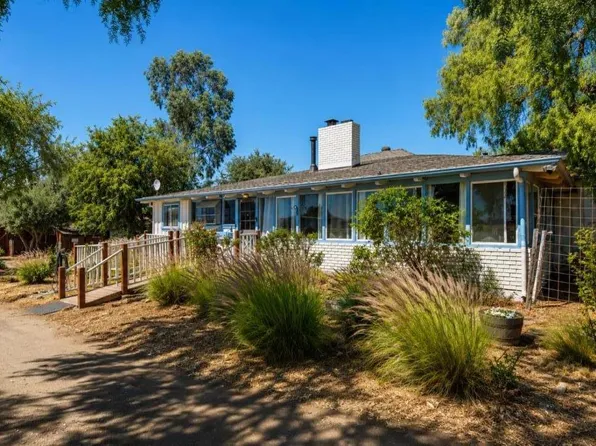 433 Mansfield Rd, Hollister, CA 95023