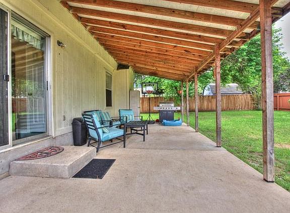 4th image of 1803 Rockwood Ln