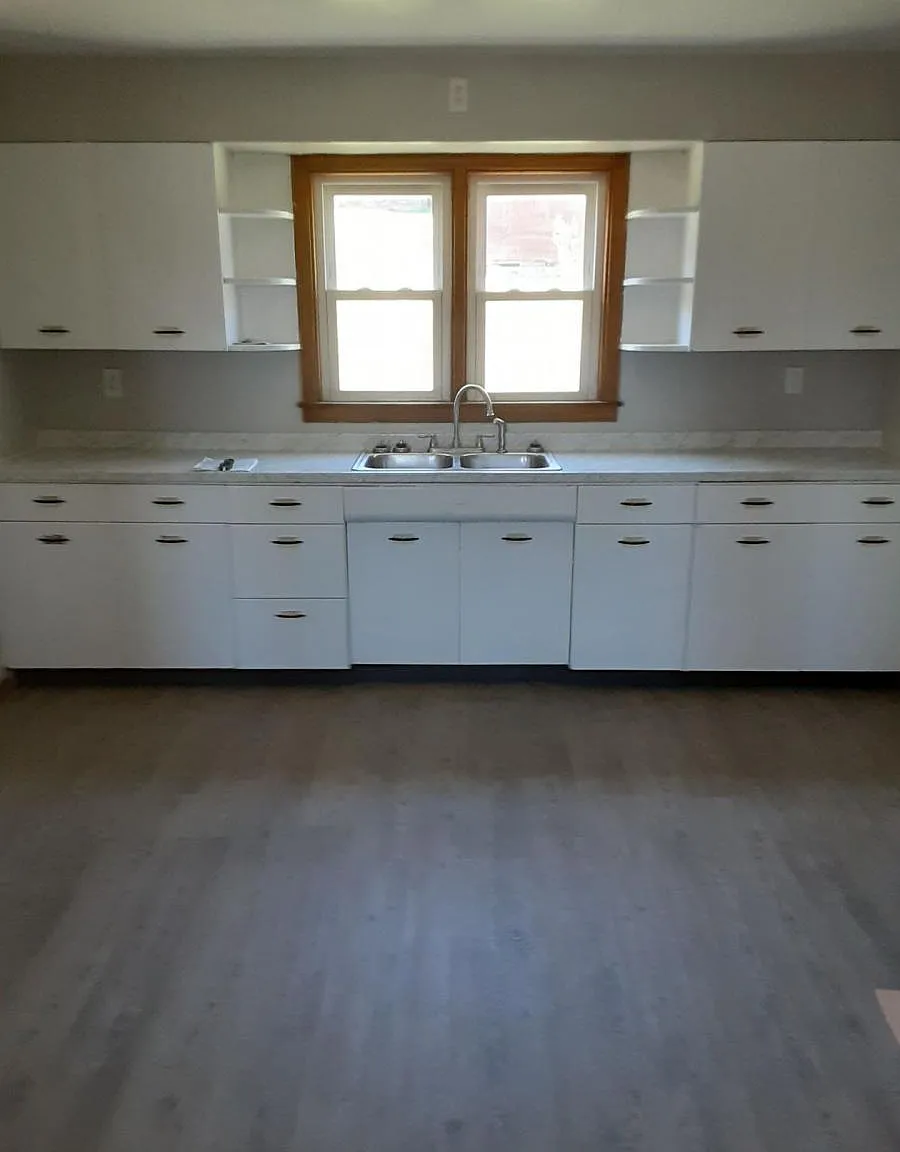 3 bed, 1.5 bath, 1433 sqft, $1,200 — Photo 3