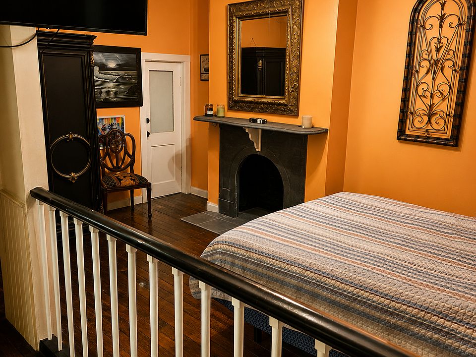 2nd image of 210 W Hall St #B-2