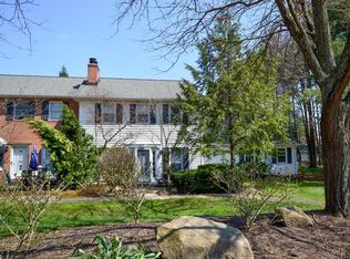 107 Burlington Oval Dr, Chardon, OH 44024