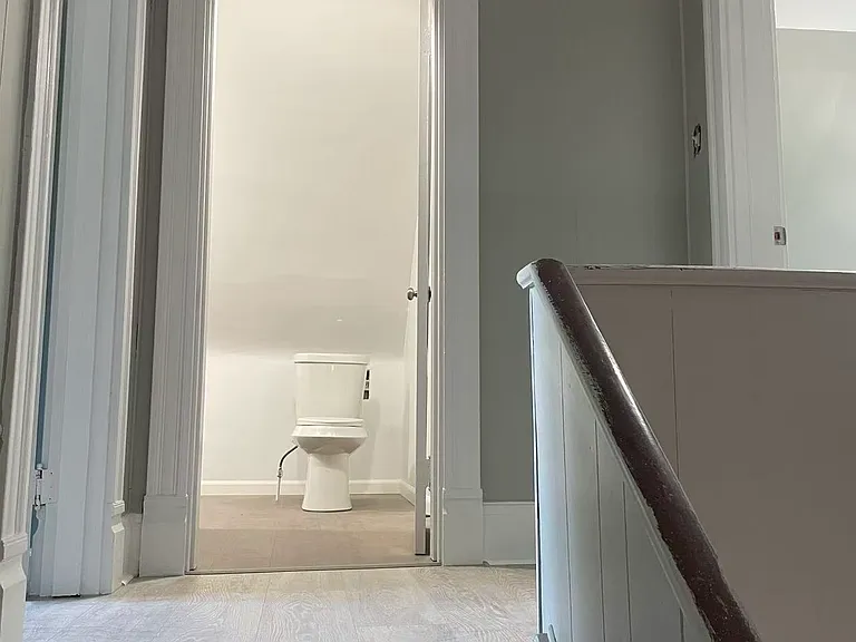 912 Adelaide St #301 — Photo 3