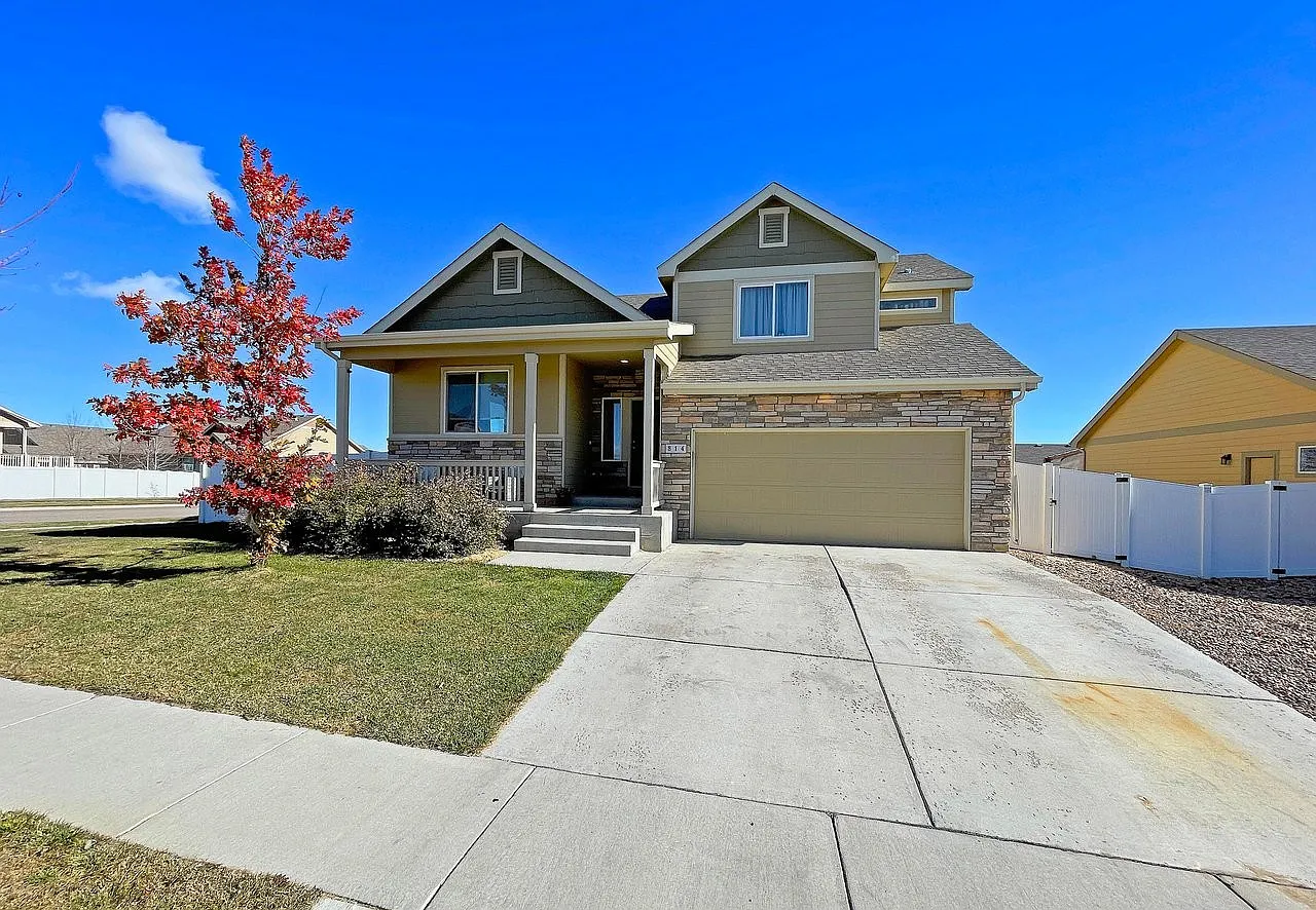 4 bed, 1790 sqft, $2,550 — Photo 1