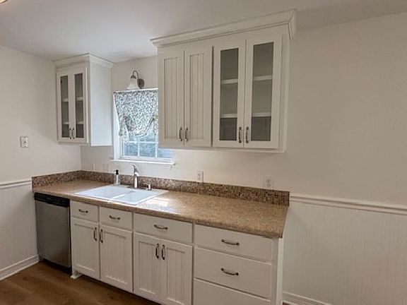 5th image of 508 Westchase Ct N