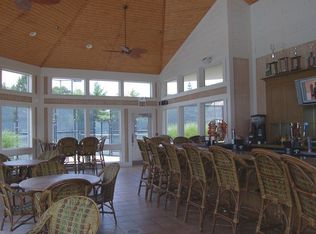 4 Kensington Dr, North Barrington, IL