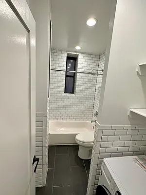 Rented by Max Apt LLC | media 15