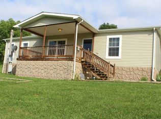 945 Blue Sulphur Rd, Alderson, WV 24910