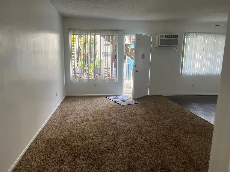 15537 Nordhoff St — Photo 15