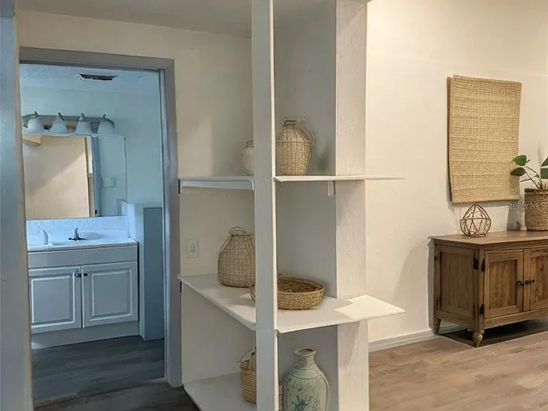 308 E Adalee St #B — Photo 4