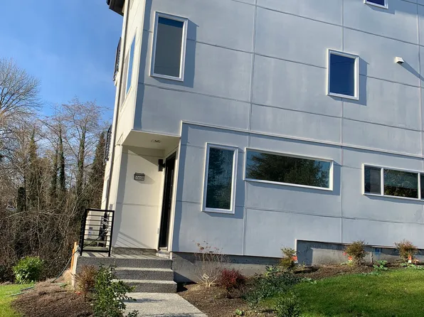 5565 30th Ave S Unit B, Seattle, WA 98108