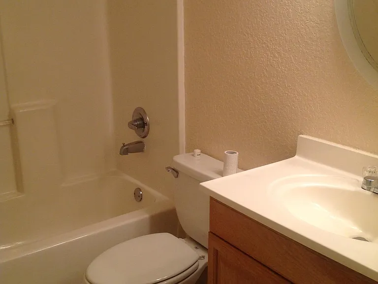 8002 NW 70th Ave — Photo 3