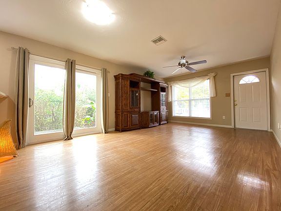 4th image of 326 Leawood Cir