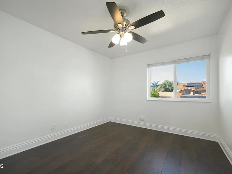 614 Gilbert St — Photo 16