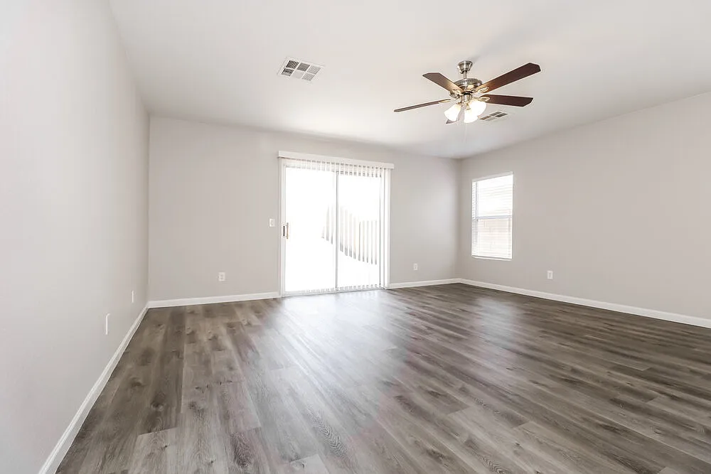 3 bed, 2.0 bath, 1424 sqft, $1,785 — Photo 4