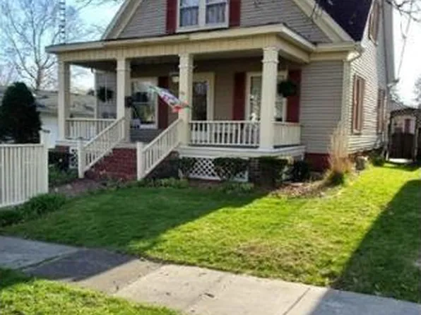 110 S Blair St, Virden, IL 62690