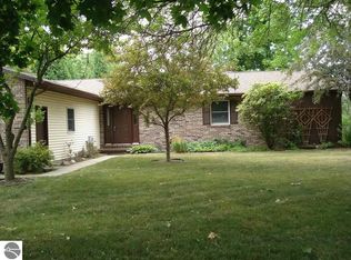 1414 E Illinois Ct, Mount Pleasant, MI 48858