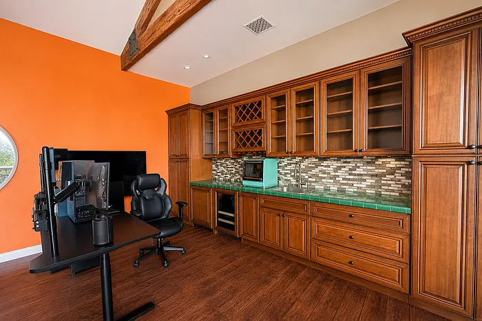 1 bed, 1.0 bath, 1000 sqft, $3,200 — Photo 2