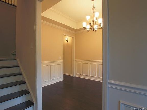 5th image of 8402 Aspen Ct #13
