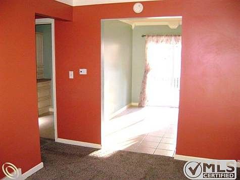 5Living to Dining.JPG