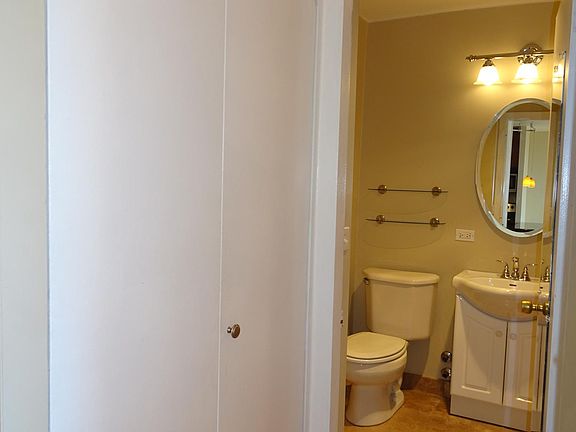 4th image of 1455 N Sandburg Ter APT 2407