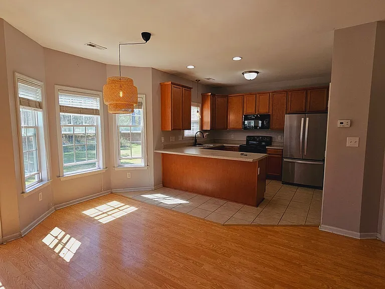 121 Deer Crossing Rd — Photo 4