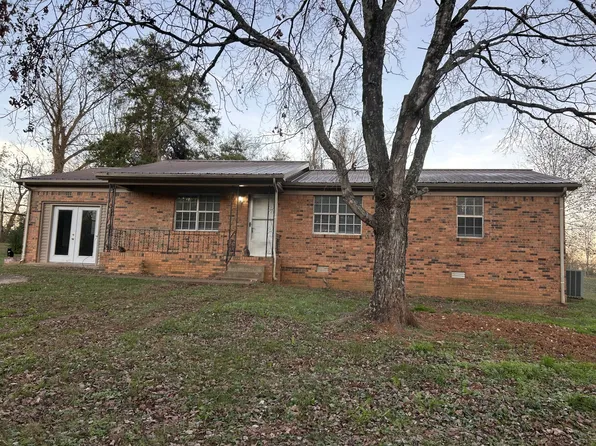 907 Miles Rd, Pulaski, TN 38478