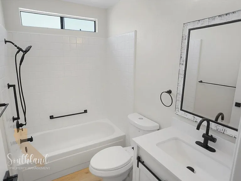40002 Village 40 — Photo 10
