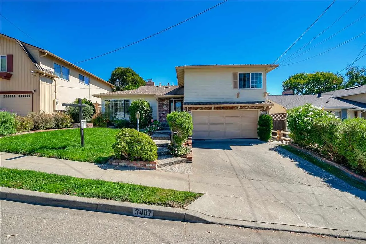 3487 Arcadian Dr photo 1