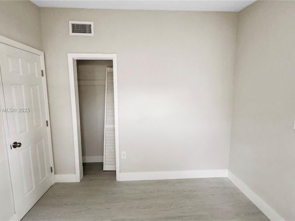 miami-florida-343577321 picture