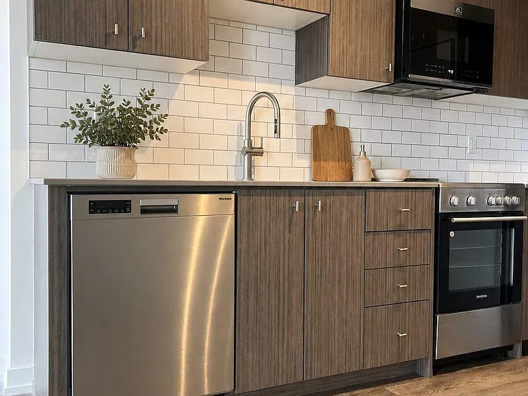 15 Wellington St S #1804 — Photo 8