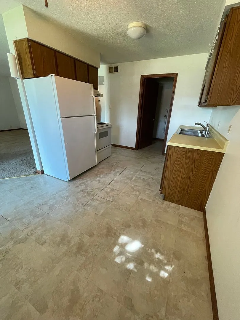 106 Southampton Dr - 4601 Bethel St — Photo 1