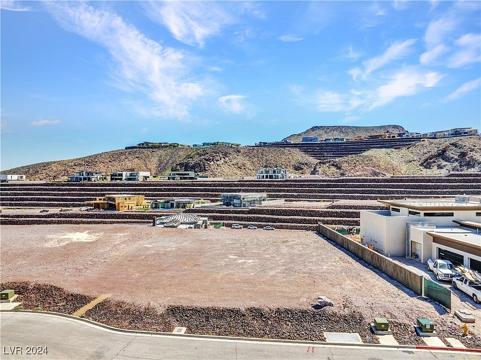 1st image of 20 Sanctuary Peak Ct
