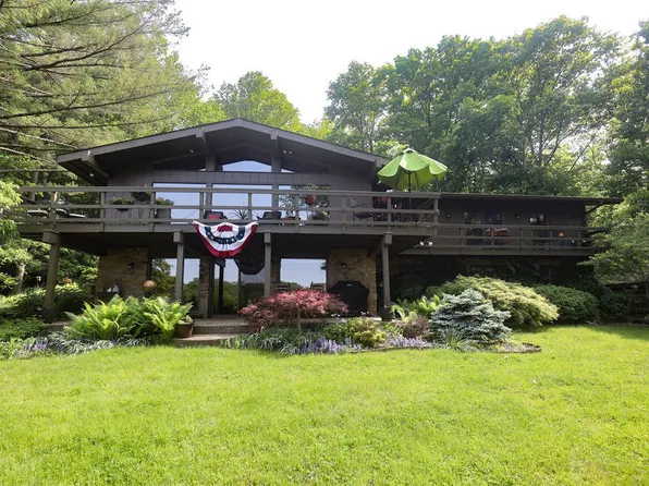 8340 S Jurist Ln, Trafalgar, IN 46181