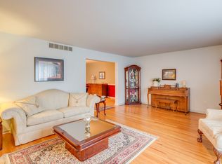 27 Teak Ct, Cherry Hill, NJ 08003