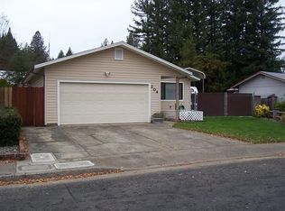 204 Bonnie Ln, Willits, CA 95490