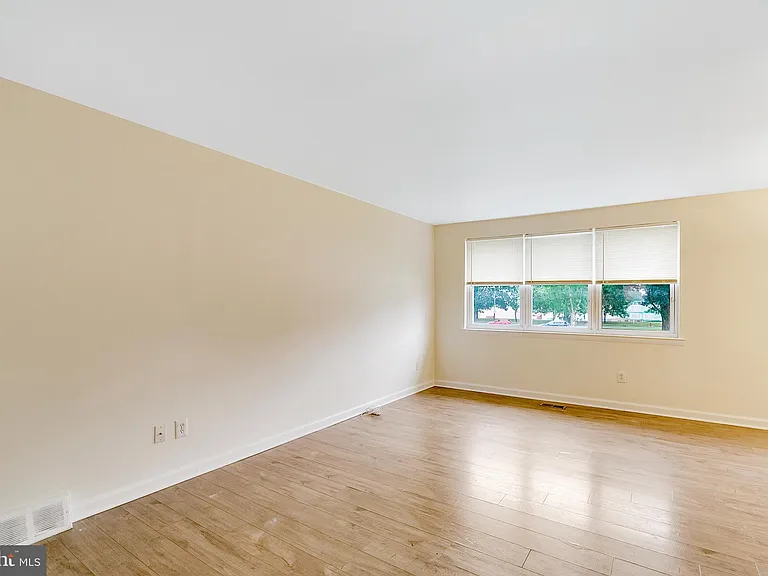 9754 E Roosevelt Blvd #1 — Photo 4