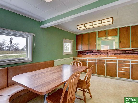4th image of 1706 Childs Rd W