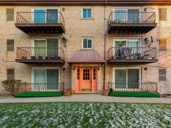 5739 W 63rd St APT 1S, Chicago, IL 60638