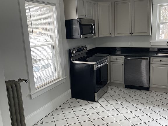 3rd image of 59 Riddell St #2