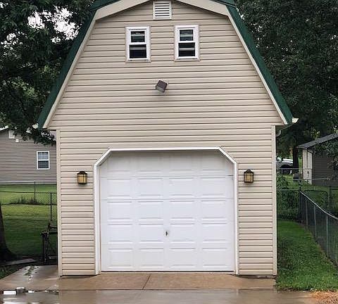 5th image of 120 N Broadview Ct