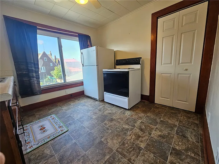 1127 Highland St #2 — Photo 5