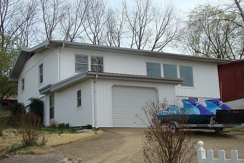 1st image of 190 Seaman St