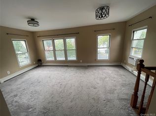 8901 249th St, Bellerose, NY 11426