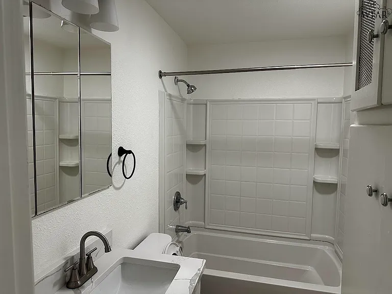 4658 Briarwood Dr — Photo 7