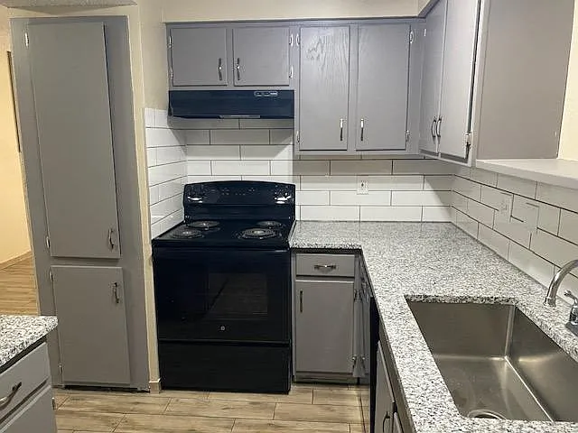 2 bed, 1.5 bath, 1020 sqft, $1,150 — Photo 4
